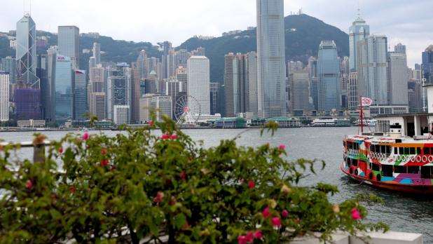 標普全球公布，香港9月採購經理指數(PMI)升至50，反映營商環境在9月穩定下來。（新華社資料圖片）