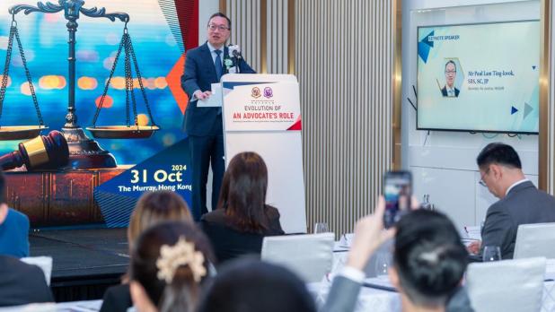 林定國表示，律師的角色已經超越法庭，面對仲裁、調解等新興爭議解決方式，需靈活運用訟辯技巧。（林定國社交網站）