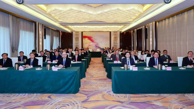 行政長官李家超及中聯辦主任鄭雁雄出席研討會香港分場。（李家超社交網頁）