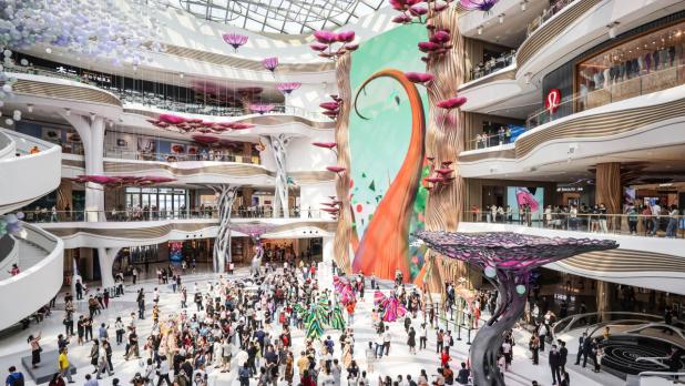 至去年底，全國人口約14.08人，按年減少139萬人。（新華社資料圖片）