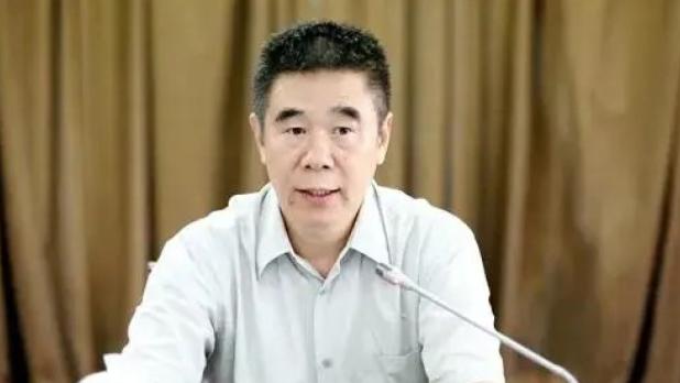 建設銀行原副行長章更生涉嫌受賄、違法發放貸款遭起訴。（微博圖片）