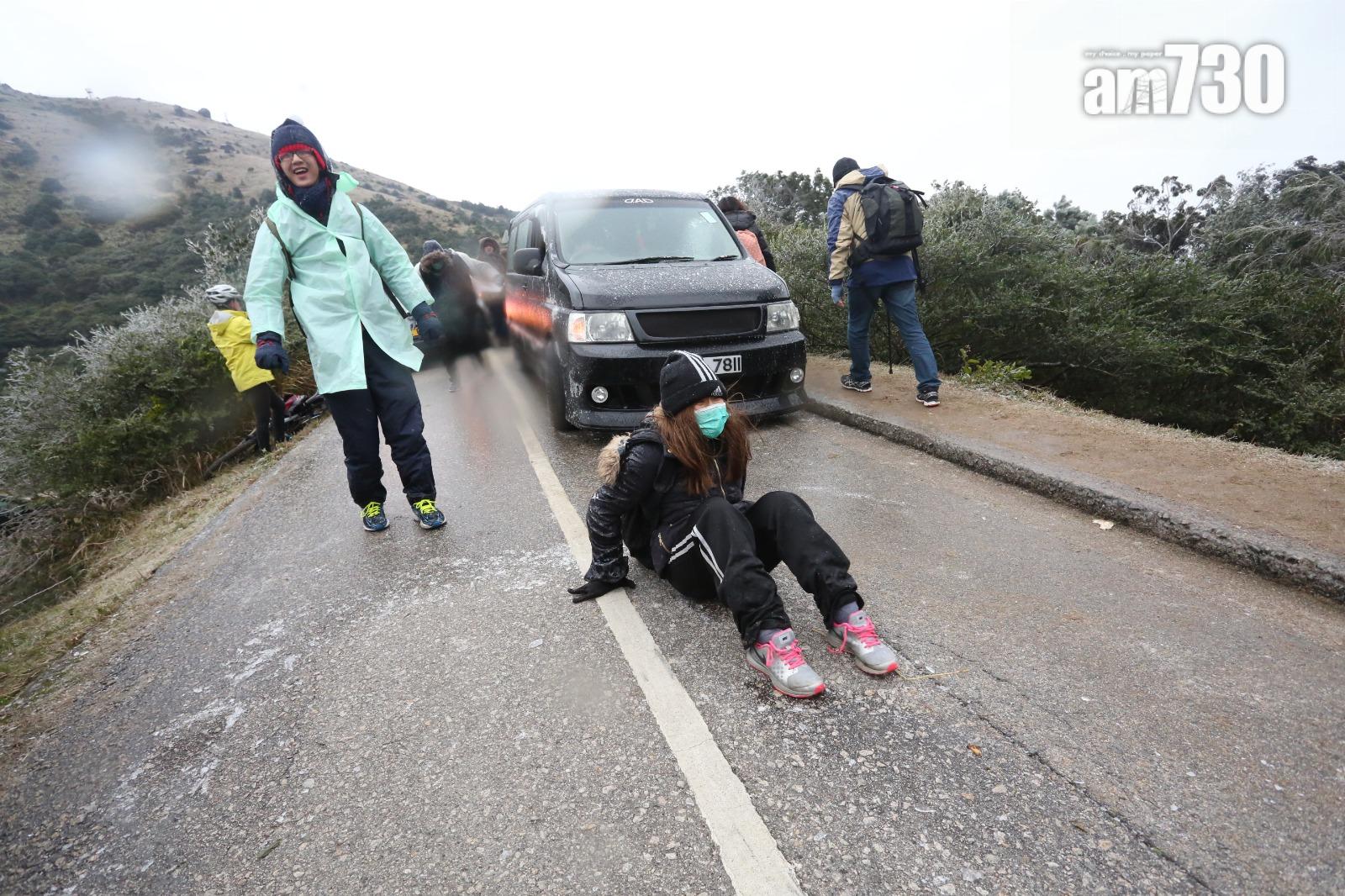 2016年寒潮｜大帽山最低溫度零下6度 結霜冰封逾百人受傷（資料圖片/鍾式明攝）