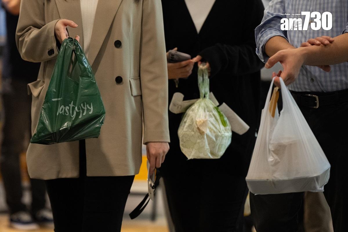 有商戶指自備餐具銷售在「走塑」政策落實後上升四成。(資料圖片)