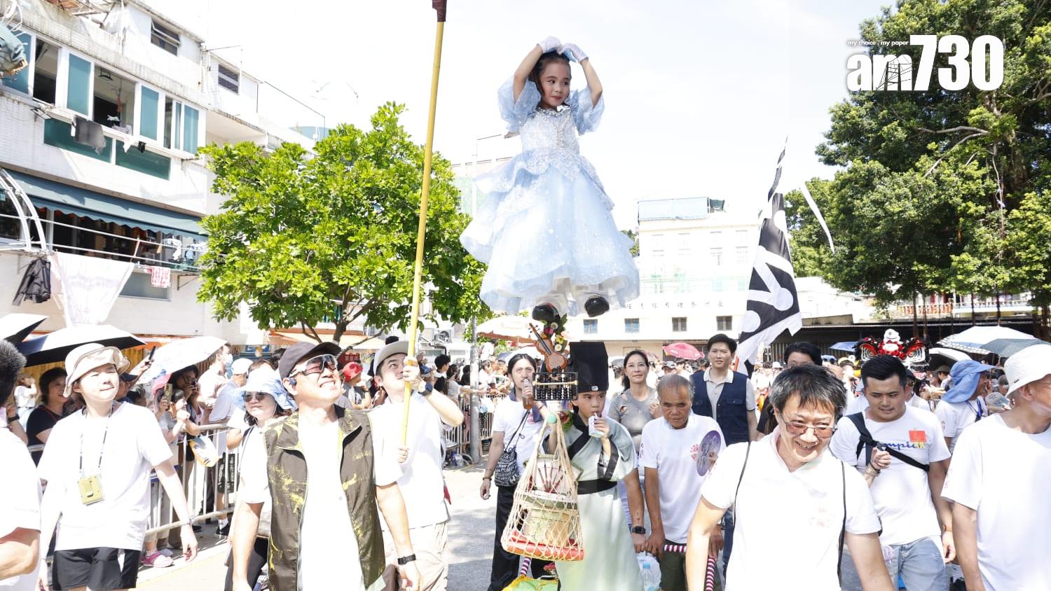 長洲太平清醮｜離島區議員稱今年訪客增加　飄色巡遊後食肆生意好。（林俊源攝）