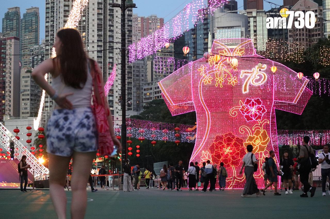 綵燈會即日舉行 12米高燈組維園亮燈 (鍾式明攝)