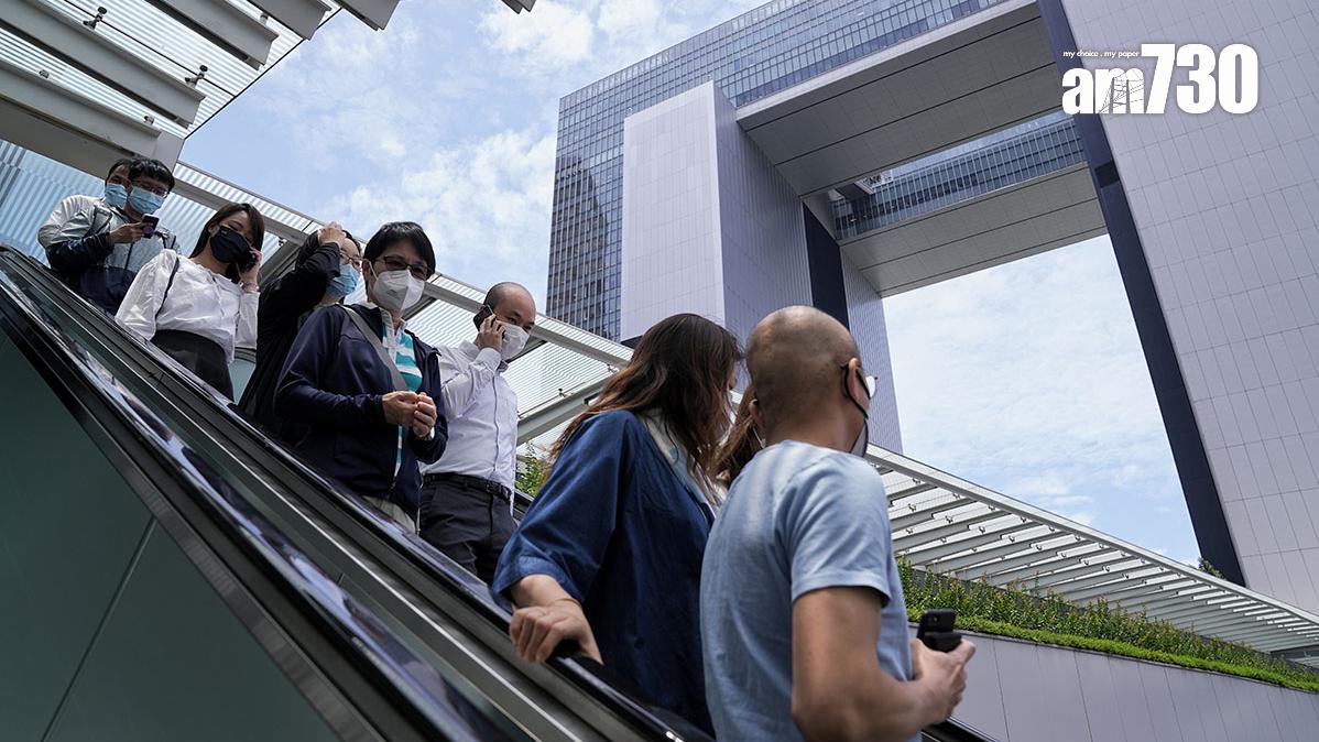 政府上個財政年度有約9,300名公務員流失。(資料圖片)