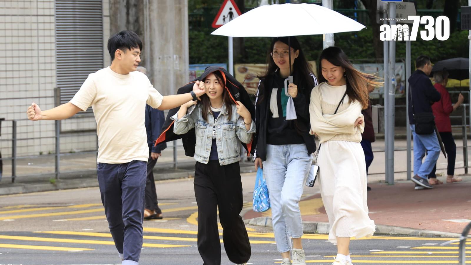 颱風萬宜，一號風球至少維持至早上10時，料改發三號強風信號機會較低。(林俊源攝)