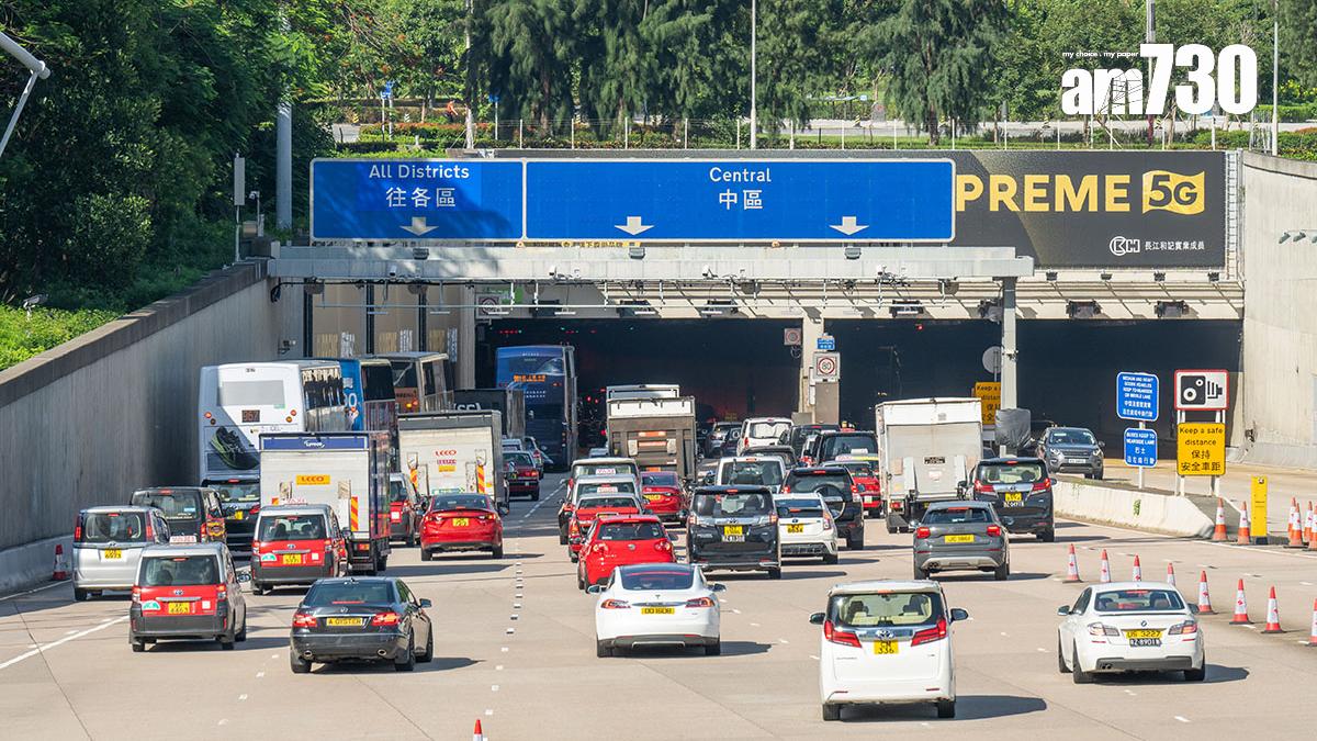 西區海底隧道的車流量在「三隧分流」後按政府預期上升。(資料圖片)