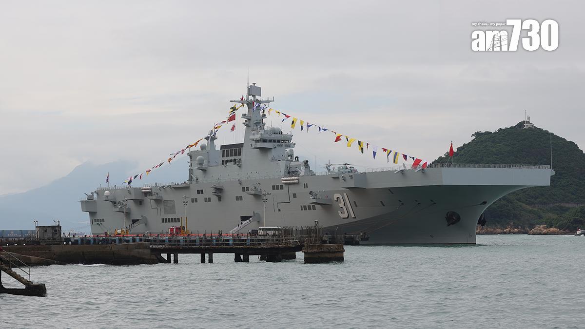 軍艦海南艦訪港期間停泊在西環招商局碼頭。(資料圖片／吳康琦攝)