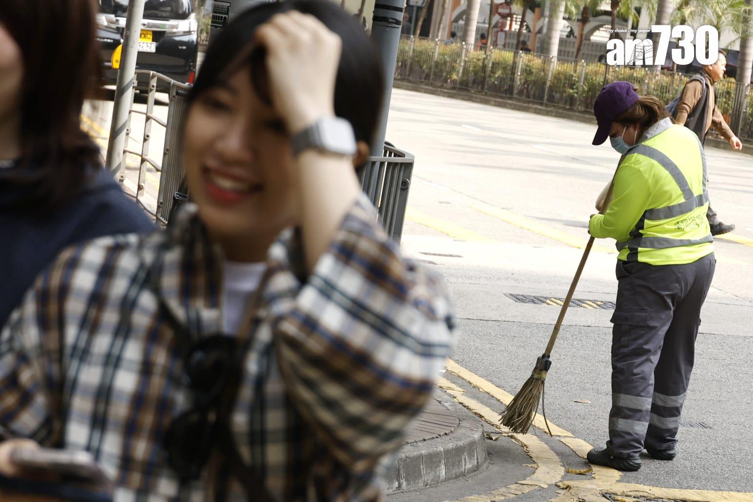 行政長官會同行政會議接納最低工資委員會建議，將法定最低工資水平由現行每小時40元調升至42.1元(林俊源攝)