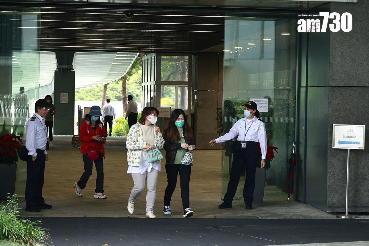 社會有聲音認為面對財赤情況政府要節流，提出公務員減薪或凍薪，與市民共度時艱。(資料圖片/林俊源攝)