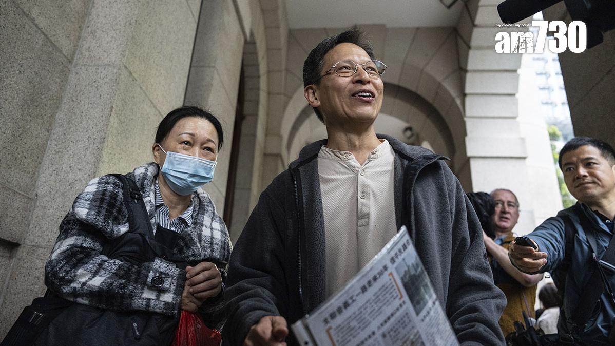 鄧岳君(右)與鄒幸彤媽媽(左)到庭聽取終極上訴結果。(美聯社)