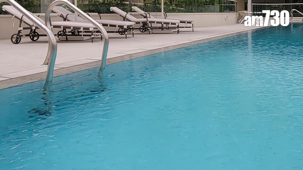 食環署擬於今年泳季起，加強防範和打擊私人泳池懷疑聘用不合資格救生員當值的違規情況。(資料圖片)