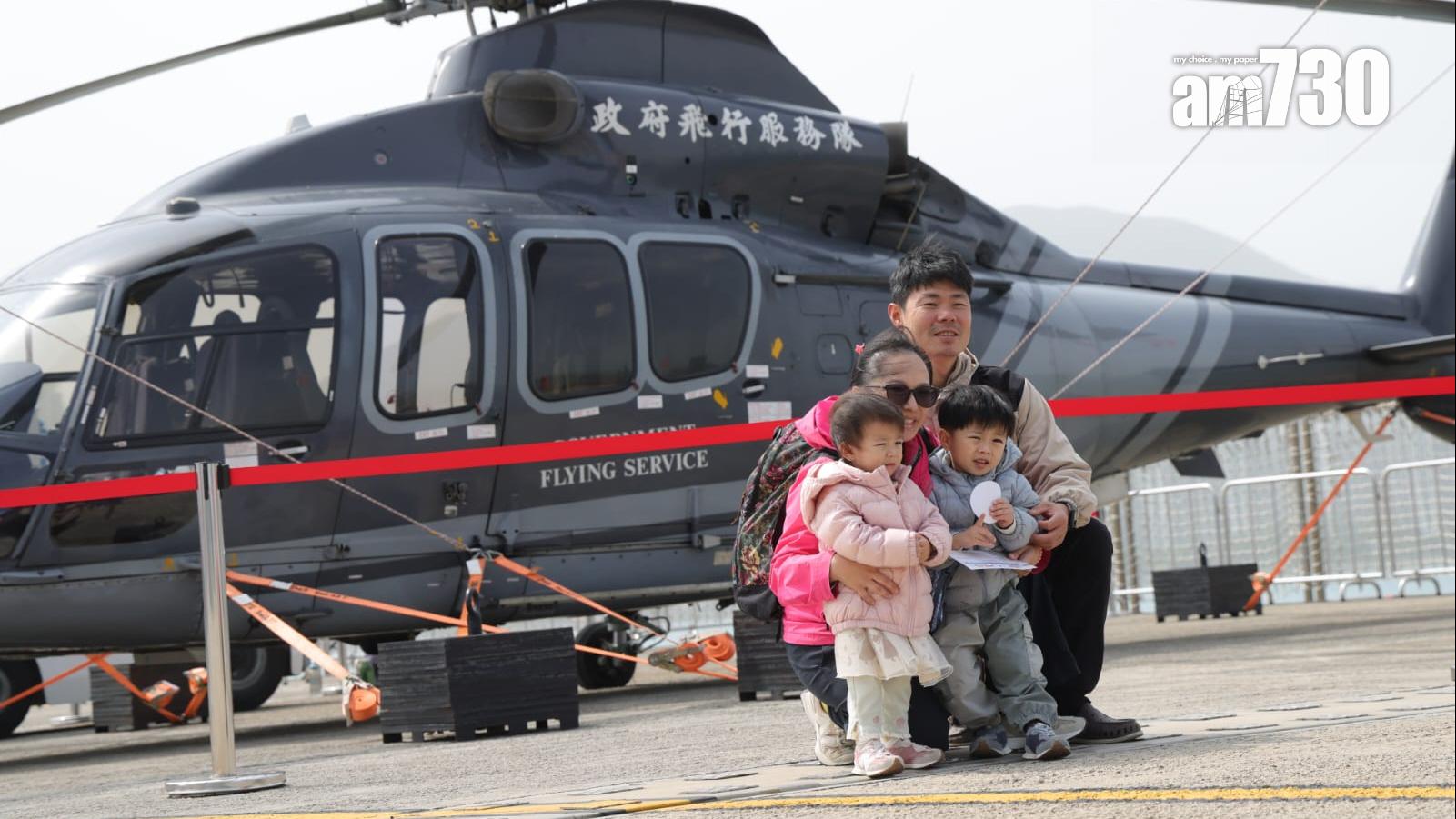 有市民一家大細前來參觀。（吳康琦攝）