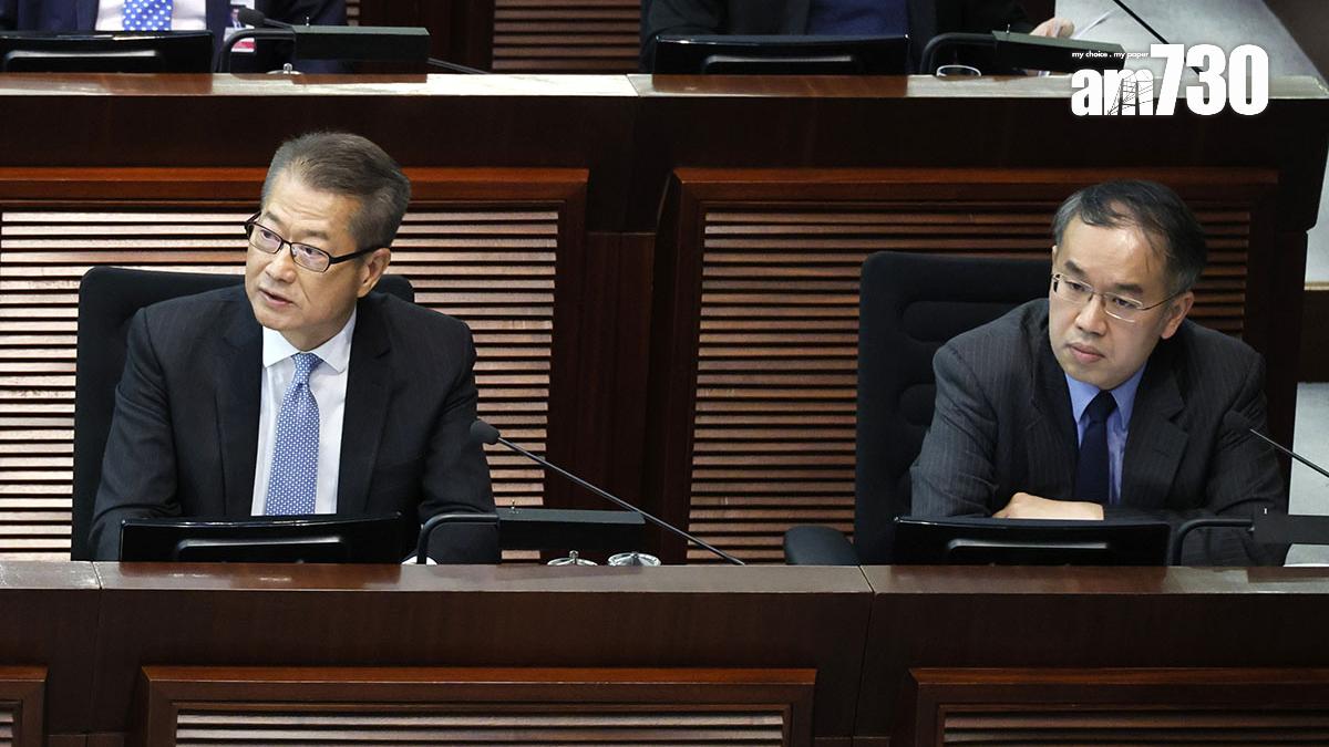 陳茂波(左)在復活節期間休假10日，期間由許正宇(右)署任財政司司長。(資料圖片／林俊源攝)