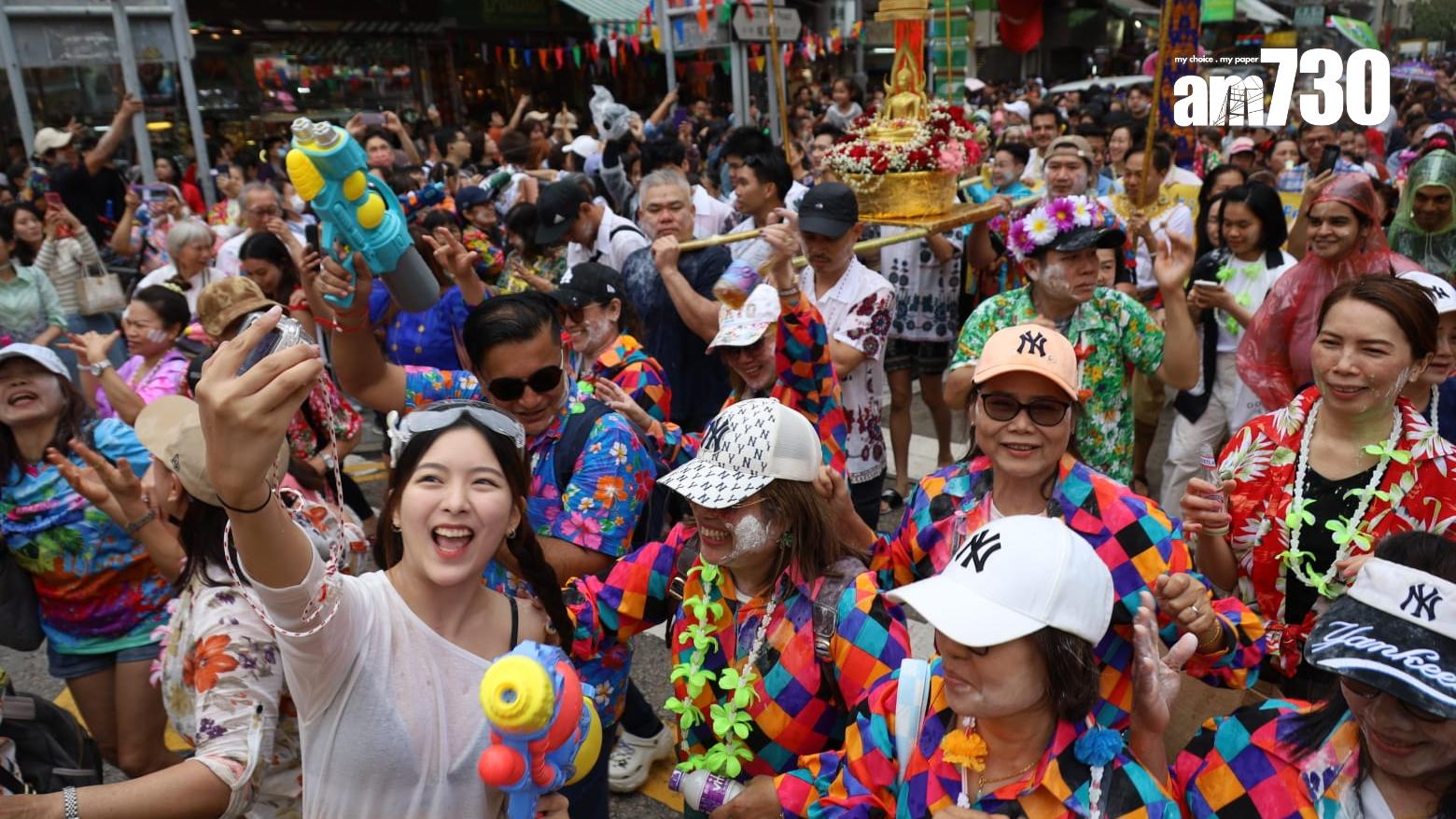 龍城美食潑水泰繽紛最後一天。(鍾式明攝)