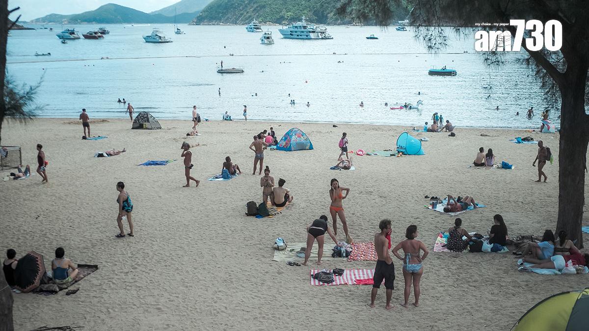 深水灣泳灘去年水質升級至「良好」。(資料圖片)