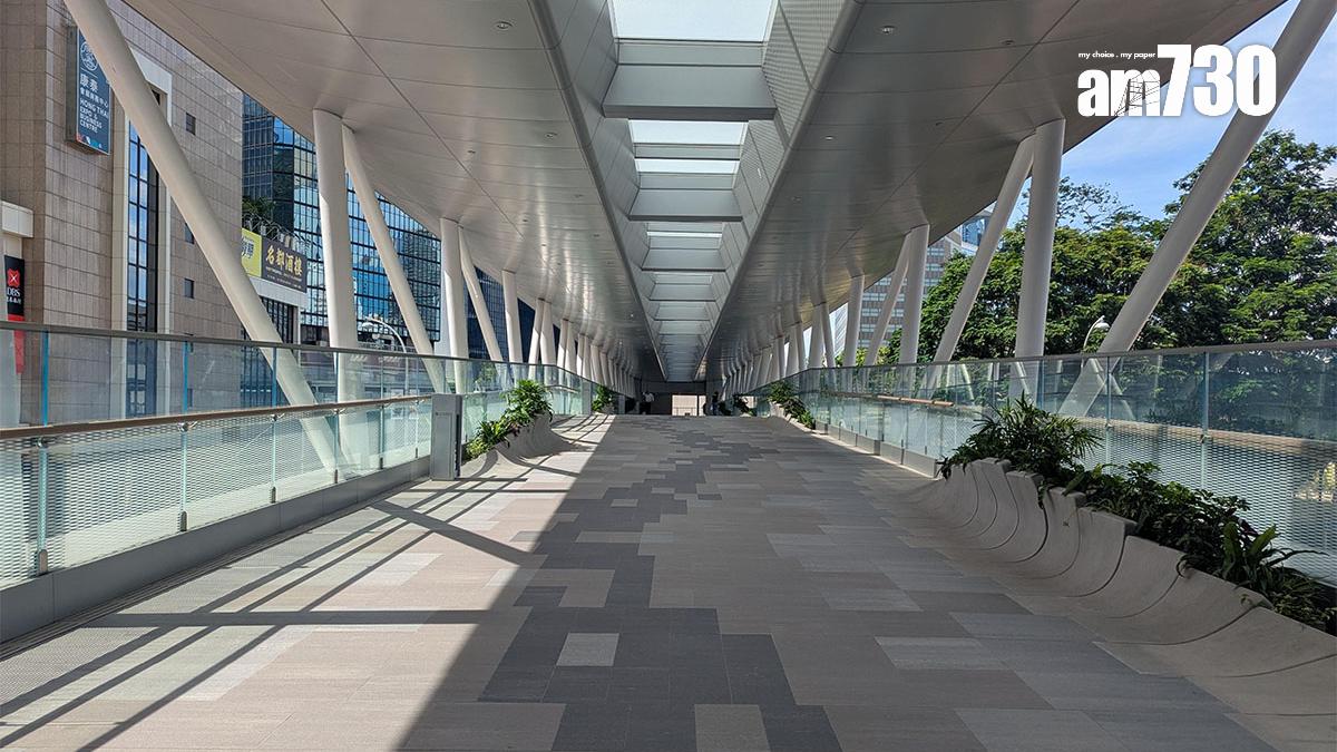 行人天橋「金鐘二橋」已在上月底開放使用。(資料圖片／羅庸軒攝)