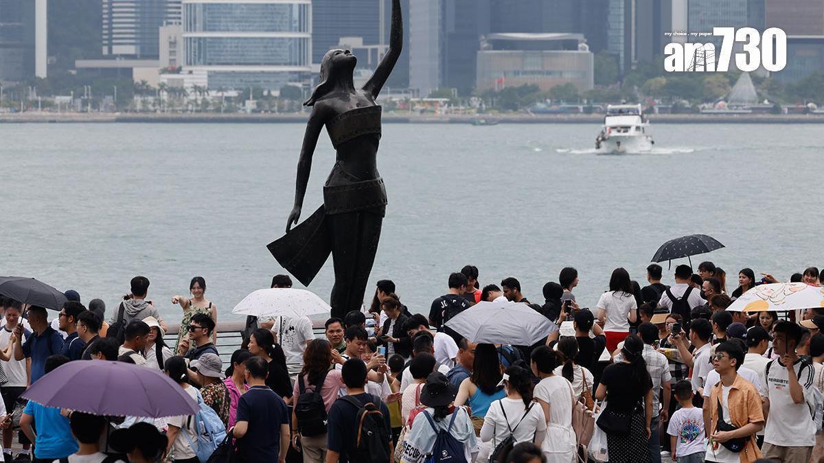 曾俊華表示，近年訪港內地旅客消費力不如以往高。(資料圖片／蘇文傑攝)