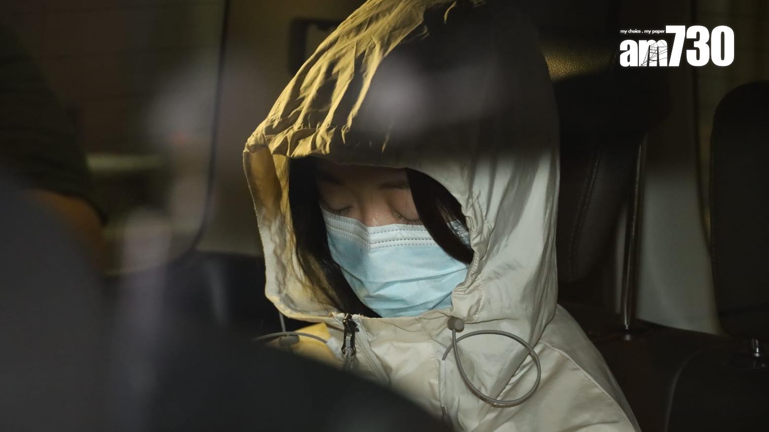 海關拘捕兩人，包括一名31歲公司秘書。(鍾式明攝)