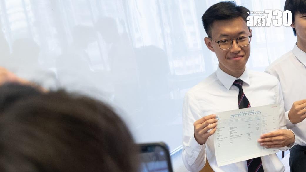 DSE放榜2025｜喇沙超狀陳博軒引李小龍「Be Water」哲學學習，冀從醫助人。(蘇文傑攝)