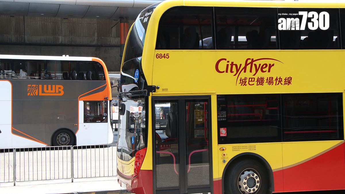 全港逾三成專營巴士均設有先進駕駛輔助系統和司機狀態監測系統。(資料圖片／林俊源攝)