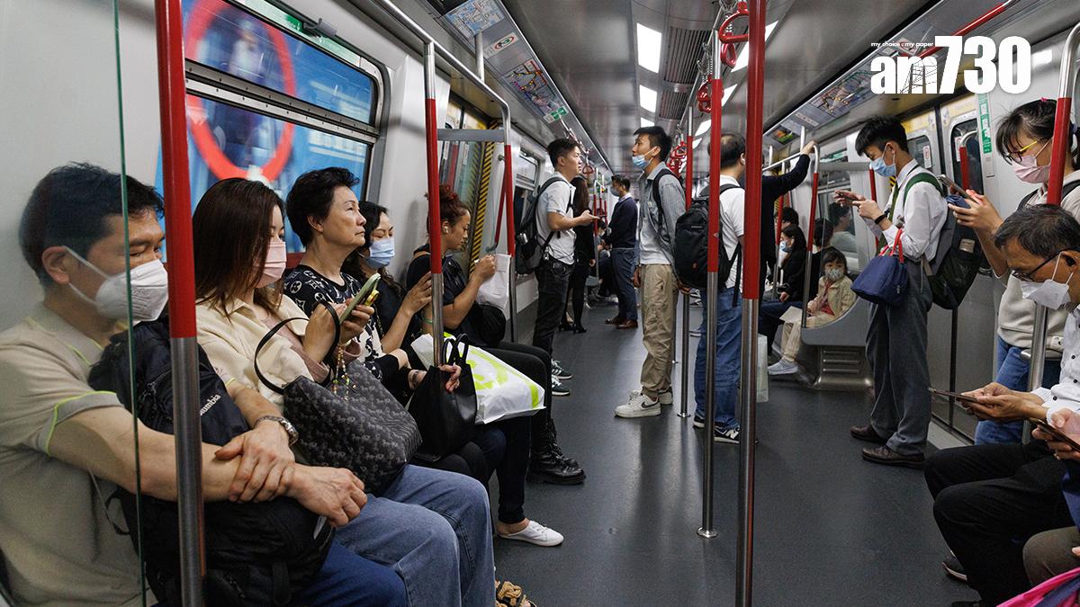 鄧炳強指，港鐵經評估後認為不適宜在香港設立女士或男士專用車廂。(資料圖片／蘇文傑攝)