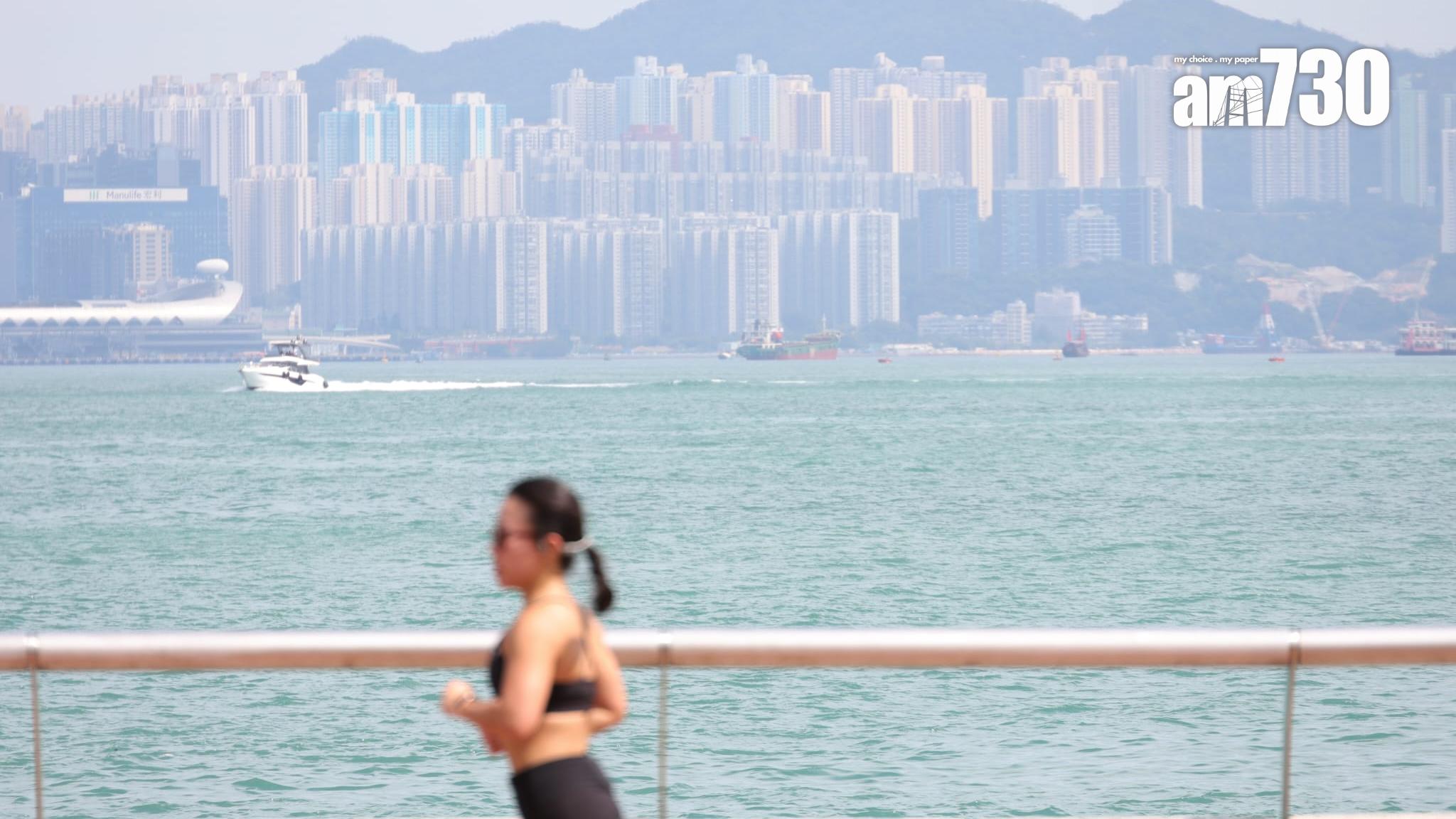 明日最低23度。(吳康琦攝)