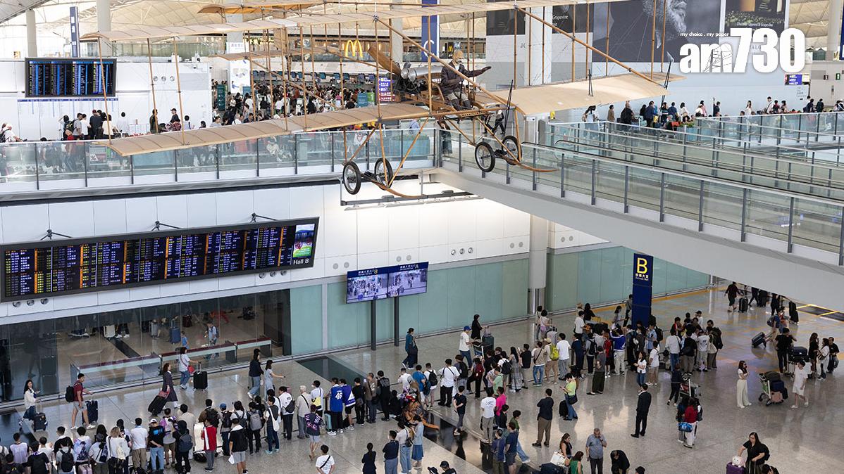 一名小販管理主任涉嫌在機場禁區行李帶偷竊一個行李喼，內含物品總值共逾3.3萬元。(資料圖片／蘇文傑攝)