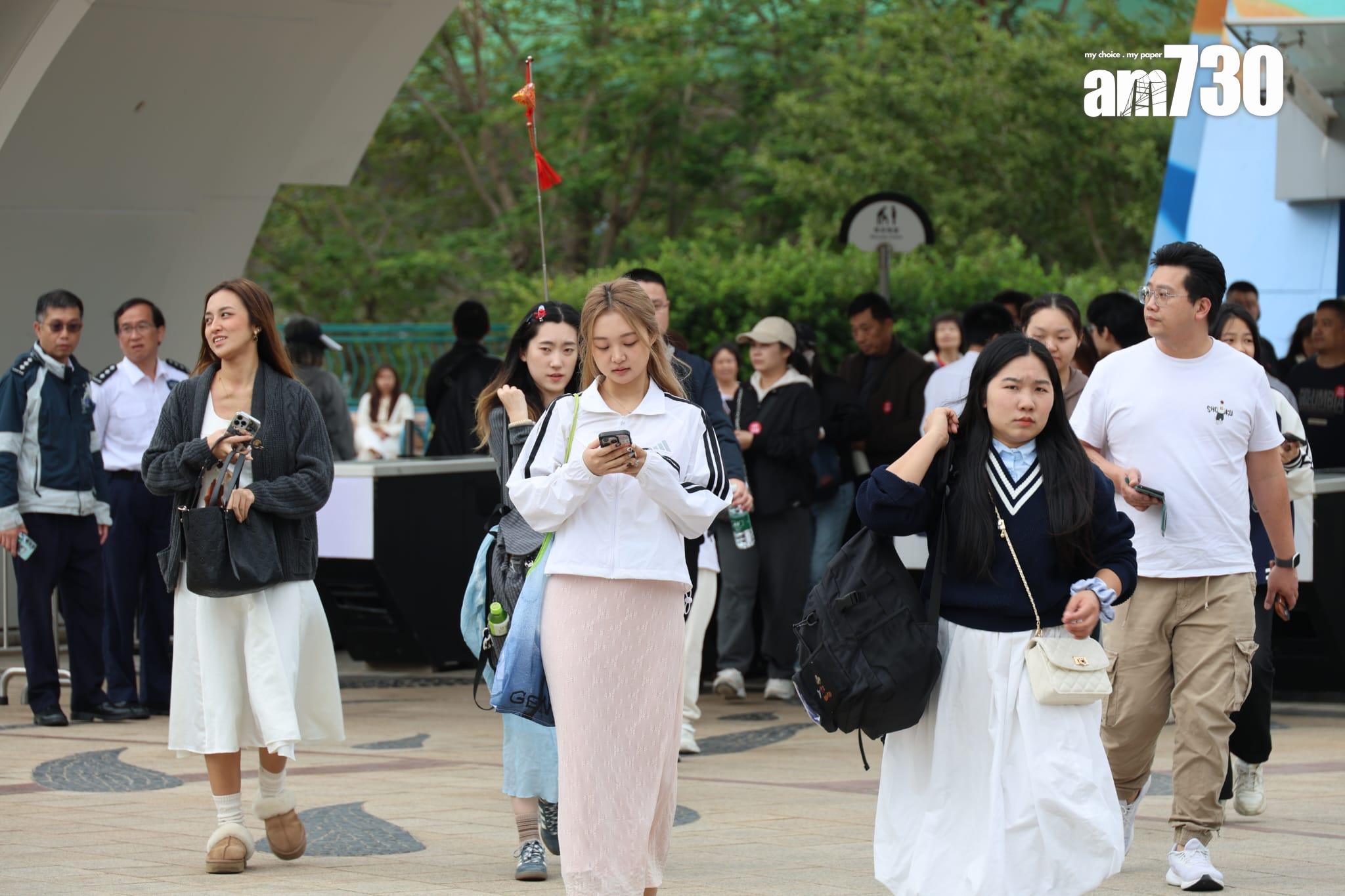 元旦吸引不少旅客來港。(資料圖片/鍾式明攝)